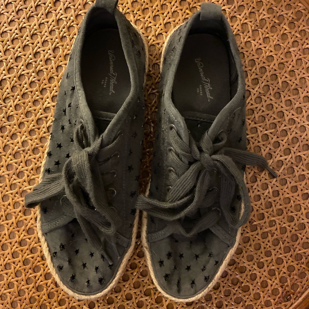 Universal Thread Star Sneakers